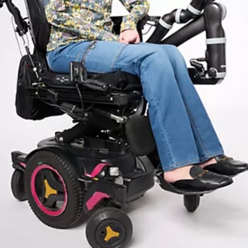 Denim & Co. Adaptive Comfy Knit Patch Pocket Wheelchair Jean Size L